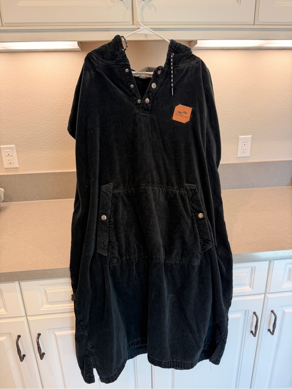 Men's Black Hooded Swim Poncho - Kona